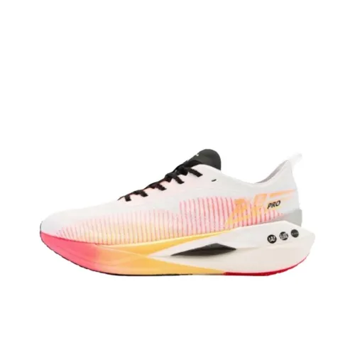 QIAODAN Flying Shadow PRO Устойчивый к истиранию Низкий Топ Марафон Беговые кроссовки Мужские Белый Розовый