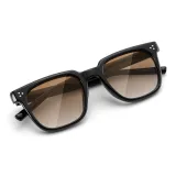 Черная резинка с градиентными чайно-коричневыми линзами