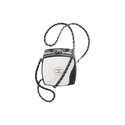 CHANEL 21K Winter Овчина Ручная Сумка через плечо Большая Женская Черная Серебряная