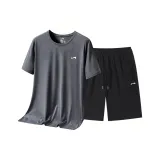 Комплект одежды (Серый топ + Черные шорты)