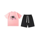 Розовый топ + черные шорты