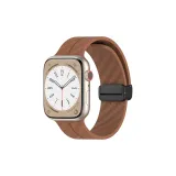 Коричневый, магнитная застежка, углеродное волокно, узор Groove, стиль позиционирования.