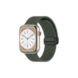 Зеленый, магнитная застежка, углеродное волокно, узор Groove, стиль.