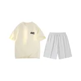 Абрикосовый топ + серые шорты