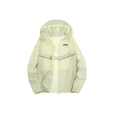 Светло-жёлтый