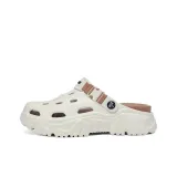 Бежево-коричневый