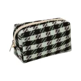 В клетку зеленый