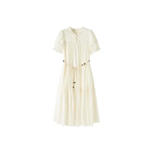 Платье с короткими рукавами женское