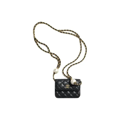CHANEL Сумки через плечо Женские