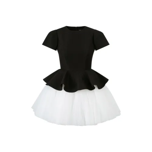 AVENEMENT Короткое платье с короткими рукавами женское