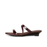 Красно-коричневый