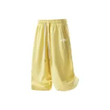 Светло-жёлтый