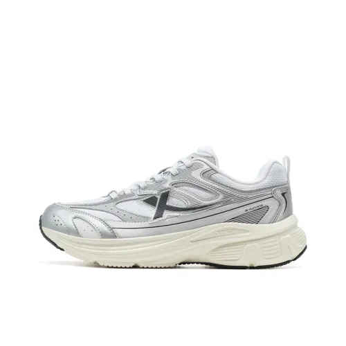 XTEP Ethereal 7,0 Амортизация Поддержка Отскок Низкий Топ Повседневные Беговые кроссовки Женские Белые Серебряные