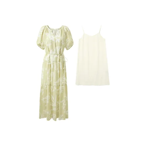 3COLOUR Одежда Комплекты Зеленый-бежевый Цветочный Внешняя сторона + Внутренняя одежда Женские Комплекты с юбкой