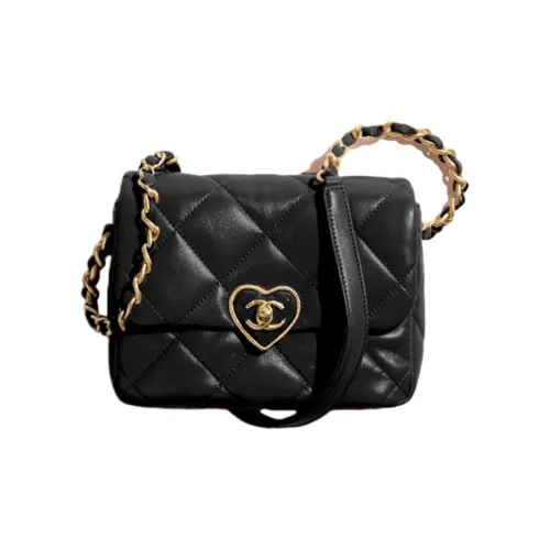 CHANEL Сумки через плечо Женские