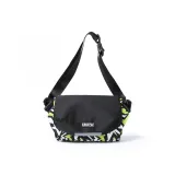 Геометрический неоновый зеленый