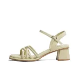 Светло-желтый