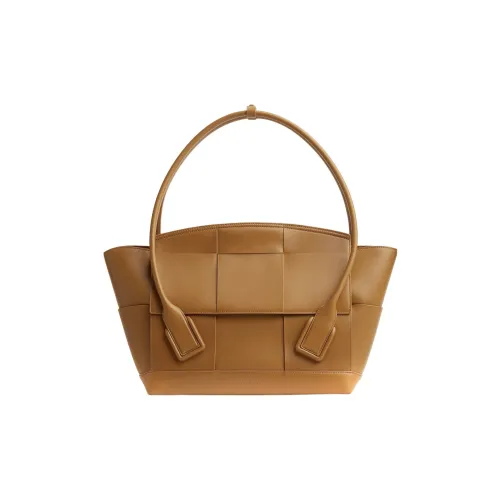 Bottega Veneta Arco Коровья кожа Одно плечо Сумка Средний Женская Карамель