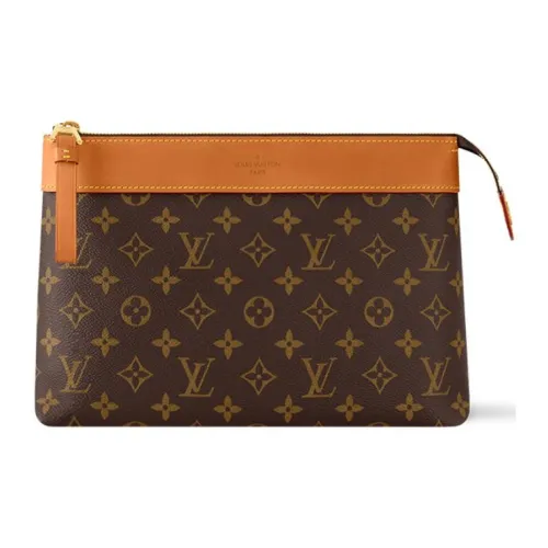 LOUIS VUITTON Pochette Voyage Покрытый холст Клатч Мужской Коричневый
