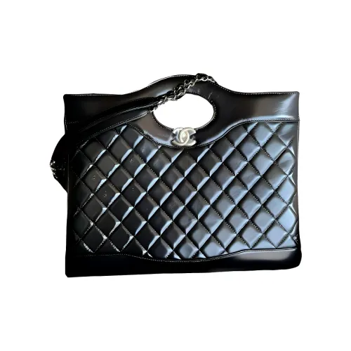 CHANEL Клатчи Женские
