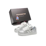 Серебристо-белый