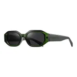 Яркие прозрачные зеленые и серые линзы