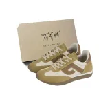 Коробка коричневого цвета