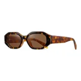 Яркая черепаховая оправа с чайными линзами