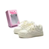 Жемчужно-белый