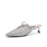 Серебристый