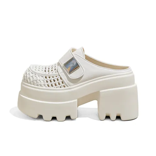 A Poinsettia Princess Домашние тапочки Женские