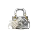 Серебристый