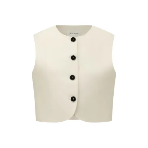 INTO THE EAST Белый Женские Жилеты