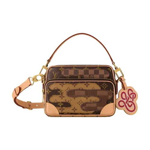 LOUIS VUITTON Nigo Collaboration Nil Покрытый холст Курьерская сумка Сумка через плечо Сумка Мужская Коричневый
