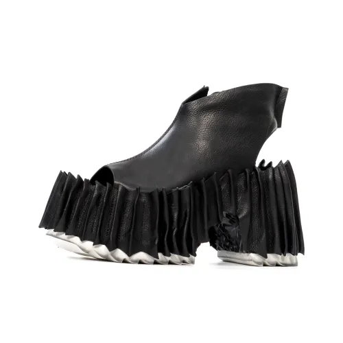 KING PING BY WANG One Ремень Сандалии Женские Черные