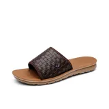 Коричневый