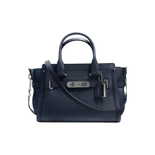 COACH Swagger Клатчи Женские