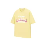 Светло-желтый