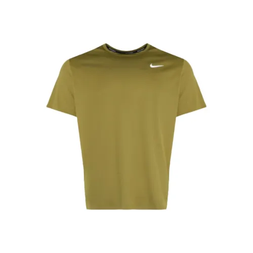 Nike Clothing Оливково-зеленые Мужские T-рубашки