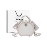 Простая белая коробка