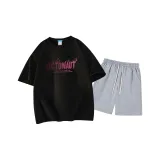 Чёрный топ, светло-серый низ