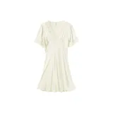 Жемчужно-белый