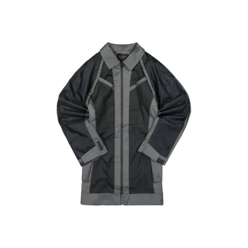 Джордан Куртки и Пальто Женские Черные