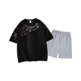 Чёрный топ, светло-серый низ