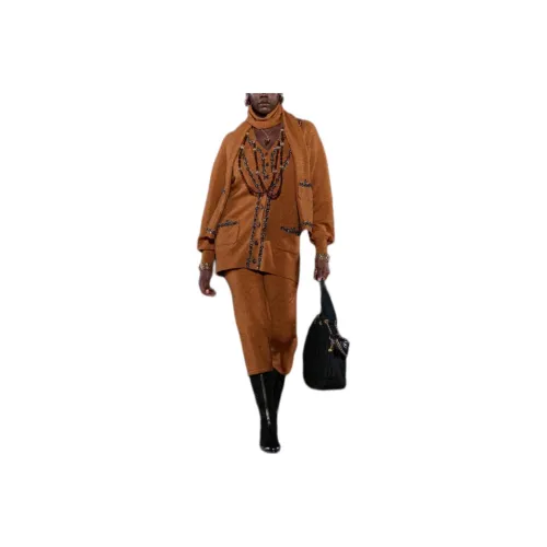 CHANEL Апельсиновые Женские Свитеры