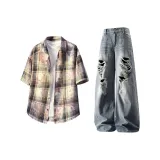 Фиолетовая рубашка в клетку с короткими рукавами + синие штаны