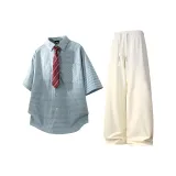 Зеленая рубашка с короткими рукавами + абрикосовые штаны