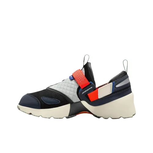 Джордан Trunner LX Устойчивый к истиранию Низкий Топ Винтажные Баскетбольные Кроссовки Женские Черный Белый