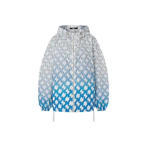 Куртки и пальто женские от KARL LAGERFELD