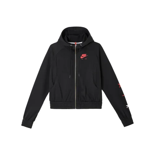 NIKE Черные Женские Куртки